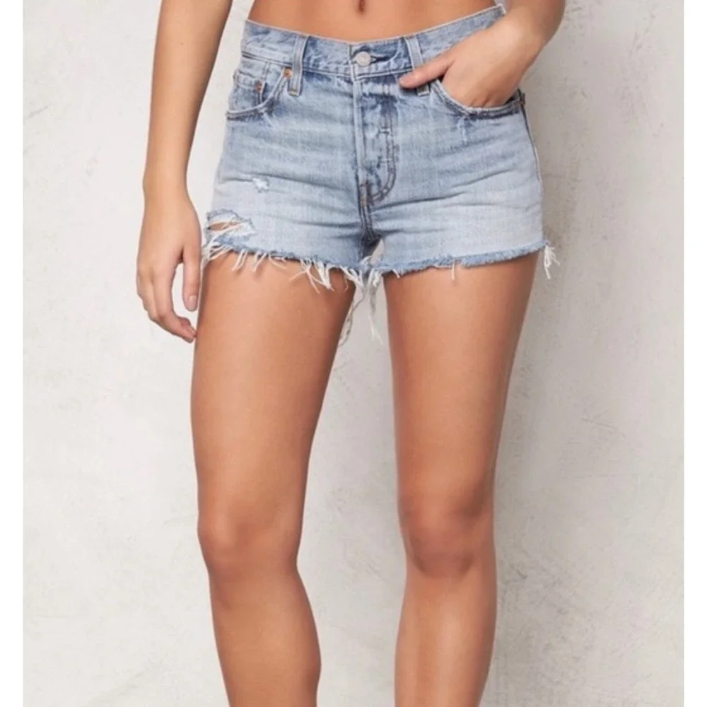Levi's Premium 501 High Rise‎ Waveline Denim Shorts GUC 26